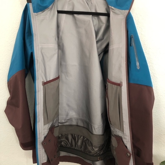 Arc’teryx Rush Jacket Ski/Snowboard Jacket - Picture 6 of 13